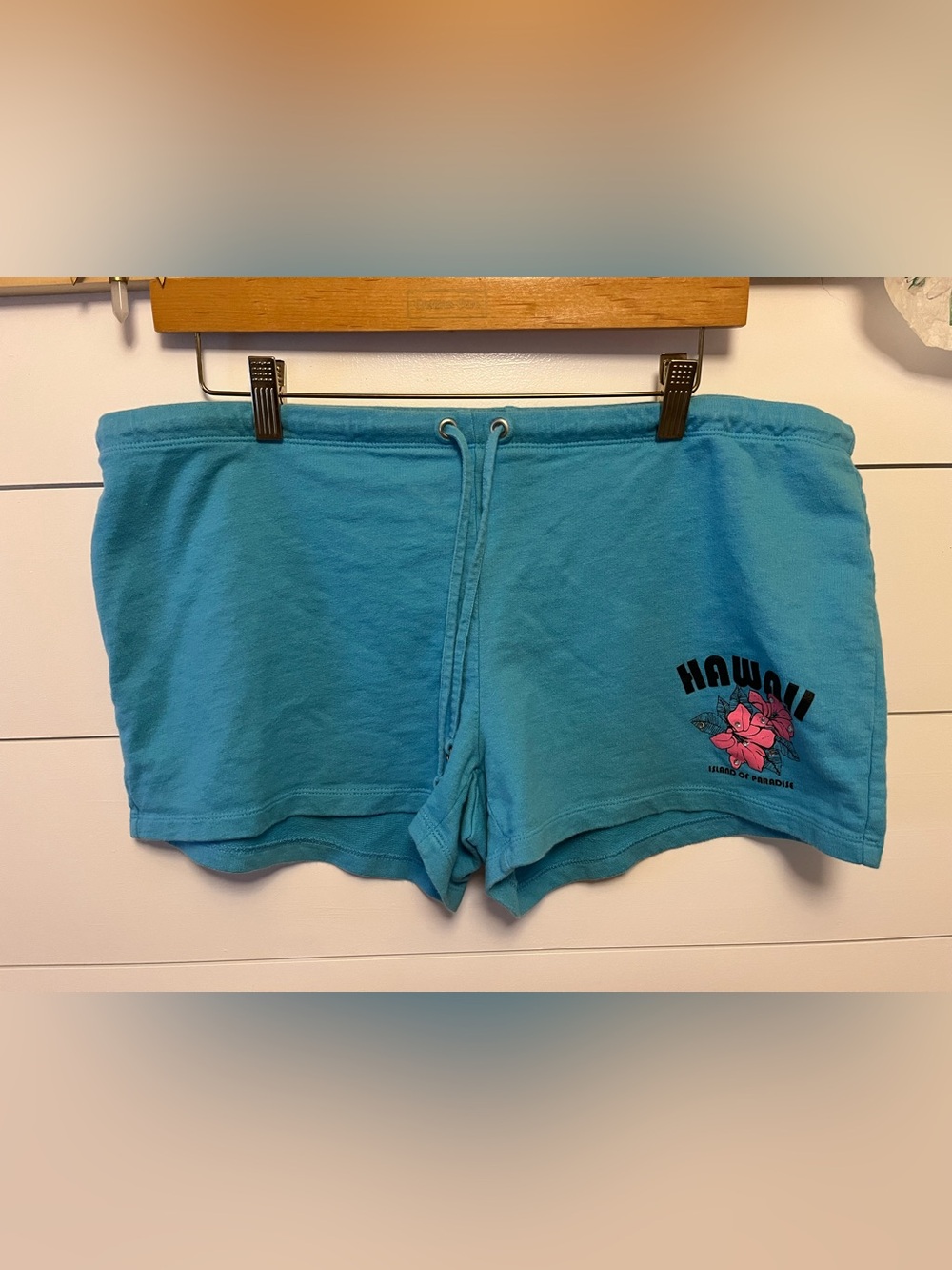 Y2K Old Navy blue Hawaii shorts pink hibiscus flower graphic L surfer